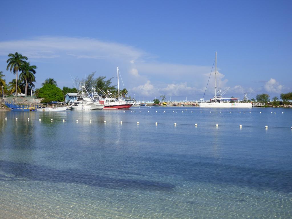 Beach Studio 18 Ocho Rios Exteriör bild
