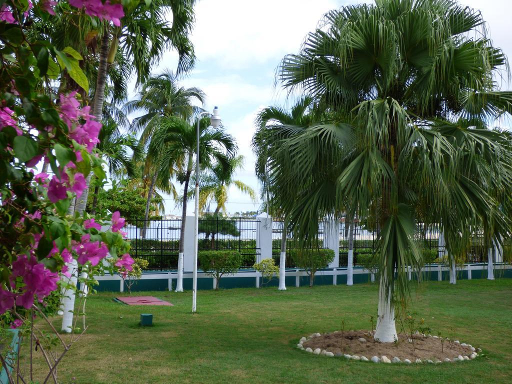 Beach Studio 18 Ocho Rios Exteriör bild